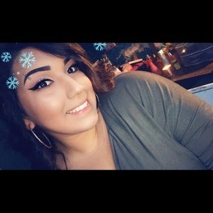 Meet your Posher, Corina